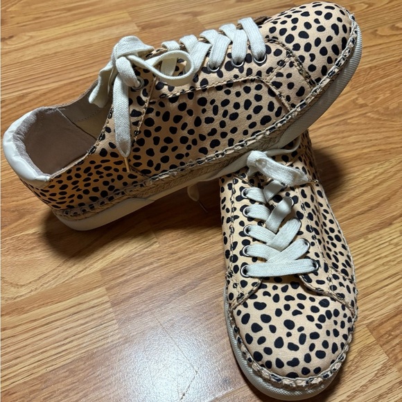 Dolce Vita Women's Morris Leopard Print sneakers size 9.5 - Picture 1 of 5